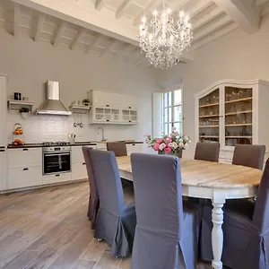  Apartment Lambert Italy