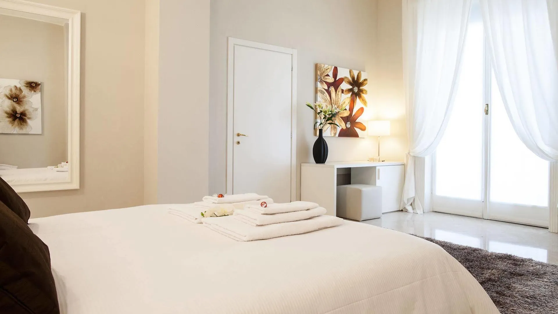 Milan Royal Suites מלון