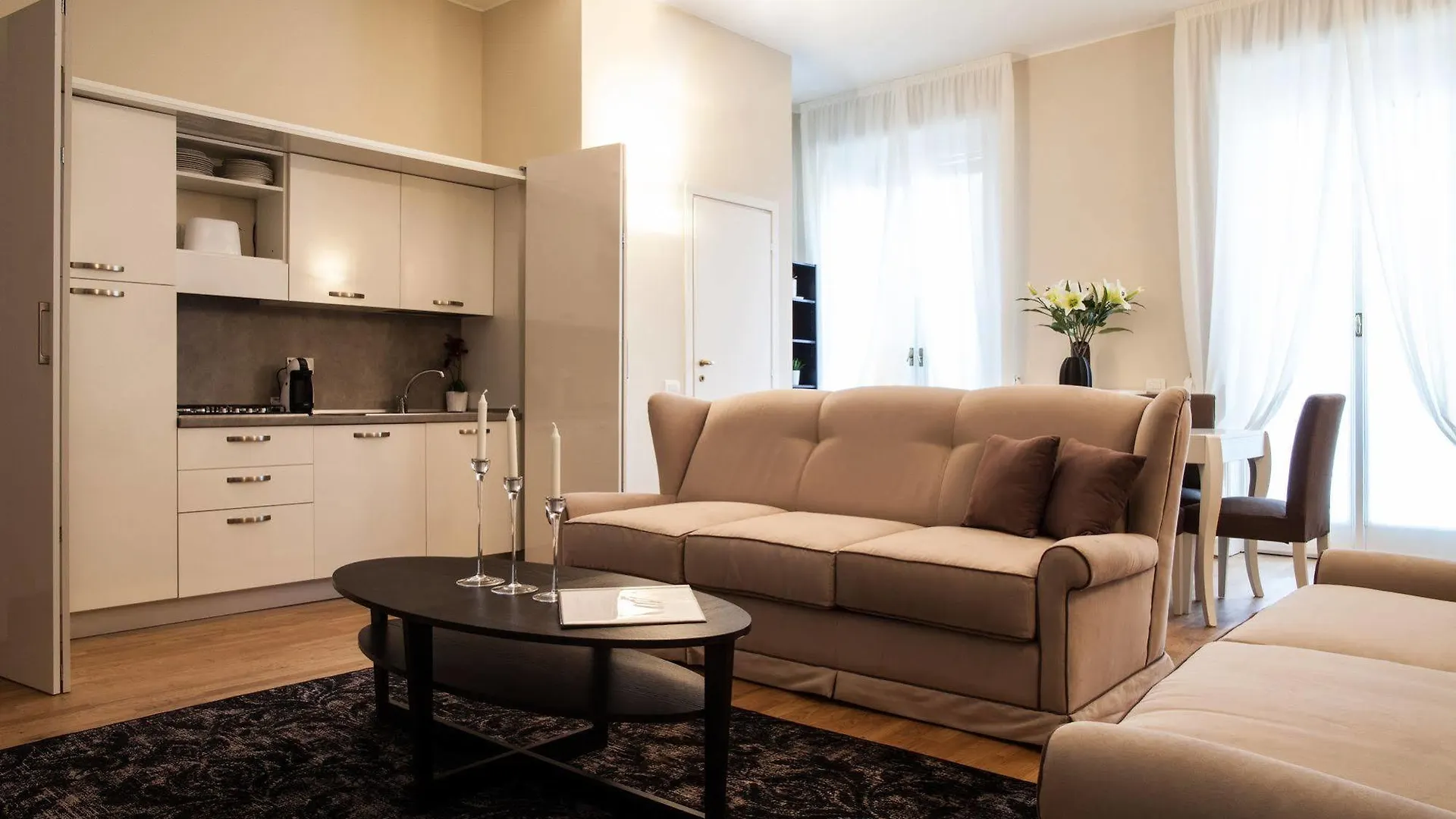 Milan Royal Suites מלון
